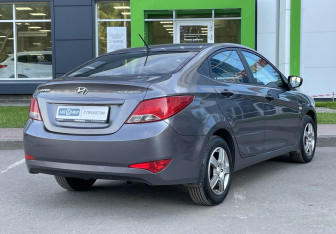 Подержанный автомобиль Hyundai Solaris Sedan 2015 года (5 фото)