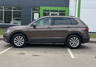 Подержанный автомобиль Volkswagen Tiguan 2017 года (8 фото)