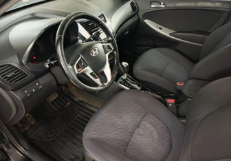 Подержанный автомобиль Hyundai Solaris Sedan 2012 года (9 фото)
