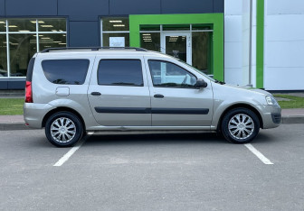 Подержанный автомобиль LADA (ВАЗ) Largus Wagon 2019 года (4 фото)