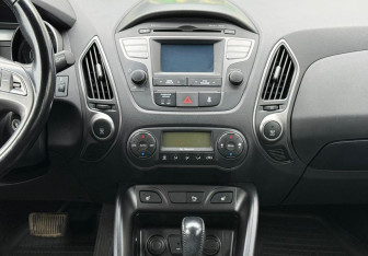 Подержанный автомобиль Hyundai ix35 2014 года (14 фото)