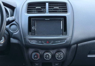 Подержанный автомобиль Mitsubishi ASX 2014 года (13 фото)