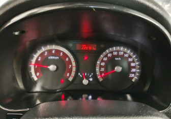 Подержанный автомобиль Kia Rio Sedan 2010 года (12 фото)