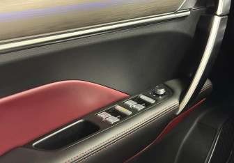 Подержанный автомобиль Geely Coolray 2023 года (16 фото)