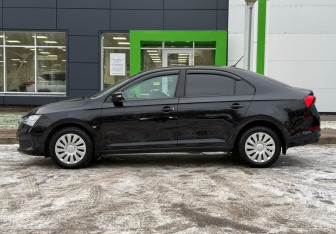 Подержанный автомобиль Skoda Rapid Liftback 2022 года (8 фото)