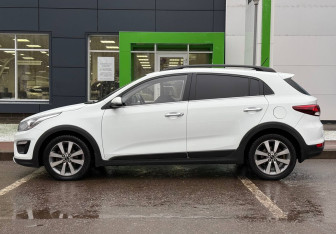 Подержанный автомобиль Kia Rio Hatchback 2018 года (8 фото)