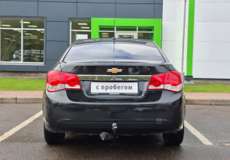 Подержанный автомобиль Chevrolet Cruze Sedan 2012 года (6 фото)