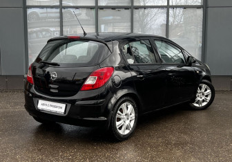 Подержанный автомобиль Opel Corsa 2008 года (7 фото)