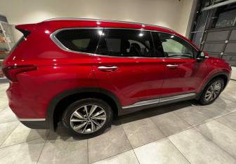 Подержанный автомобиль Hyundai Santa Fe 2018 года (4 фото)