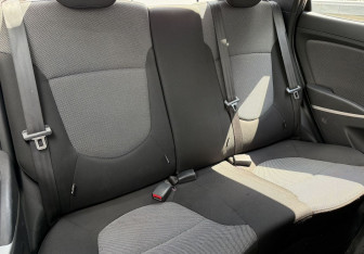 Подержанный автомобиль Hyundai Solaris Sedan 2013 года (10 фото)