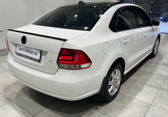 Подержанный автомобиль Volkswagen Polo Sedan 2013 года (8 фото)