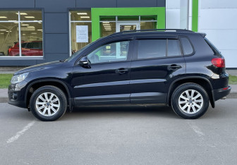 Подержанный автомобиль Volkswagen Tiguan 2011 года (8 фото)