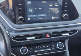 Подержанный автомобиль Hyundai Sonata 2019 года (13 фото)