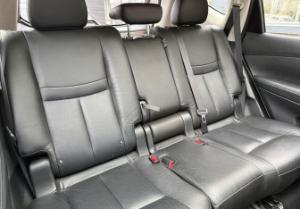 Подержанный автомобиль Nissan X-Trail 2015 года (11 фото)
