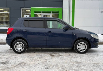 Подержанный автомобиль Skoda Fabia Hatchback 2012 года (4 фото)
