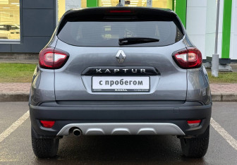 Подержанный автомобиль Renault Kaptur 2020 года (6 фото)
