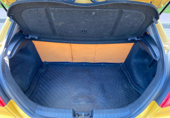 Подержанный автомобиль Kia Ceed Hatchback 2009 года (14 фото)