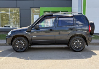 Подержанный автомобиль Chevrolet Niva 2012 года (8 фото)