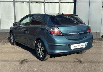 Подержанный автомобиль Opel Astra Hatchback 2007 года (5 фото)