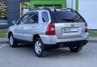 Подержанный автомобиль Kia Sportage 2009 года (7 фото)
