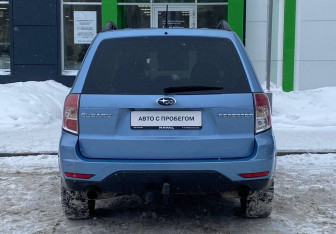 Подержанный автомобиль Subaru Forester Suv 2011 года (5 фото)