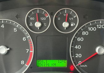 Подержанный автомобиль Ford Focus Sedan 2007 года (12 фото)