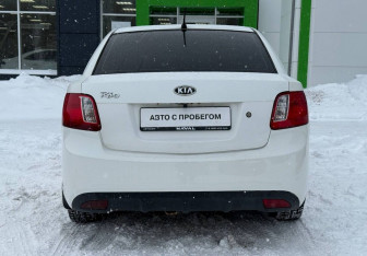 Подержанный автомобиль Kia Rio Sedan 2009 года (6 фото)