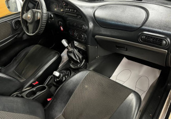 Подержанный автомобиль Chevrolet Niva 2010 года (12 фото)