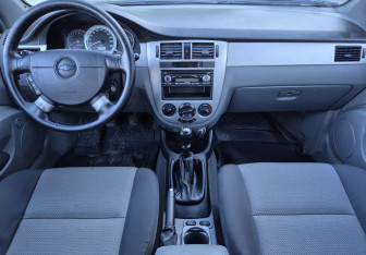 Подержанный автомобиль Chevrolet Lacetti Sedan 2011 года (9 фото)