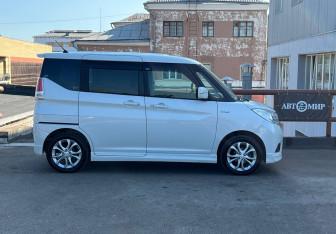 Подержанный автомобиль Suzuki Solio 2017 года (4 фото)