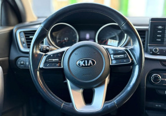 Подержанный автомобиль Kia Ceed Wagon 2020 года (15 фото)