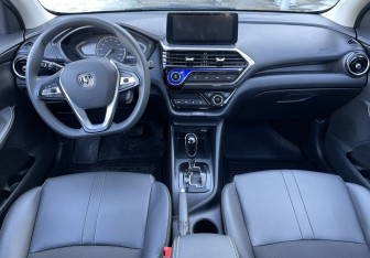 Подержанный автомобиль Changan Alsvin 2023 года (12 фото)