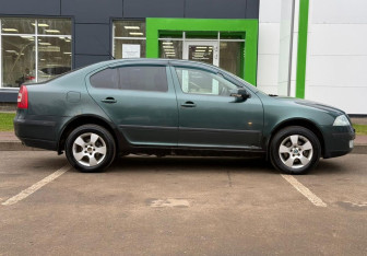 Подержанный автомобиль Skoda Octavia Liftback 2006 года (4 фото)