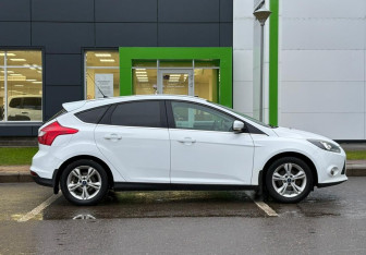 Подержанный автомобиль Ford Focus Hatchback 2012 года (4 фото)