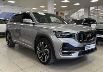 Подержанный автомобиль Geely Monjaro 2023 года (3 фото)
