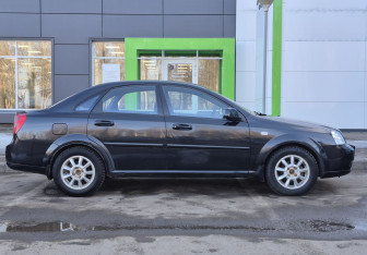 Подержанный автомобиль Chevrolet Lacetti Sedan 2011 года (4 фото)