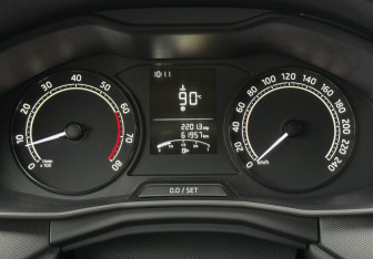 Подержанный автомобиль Skoda Rapid Liftback 2022 года (12 фото)