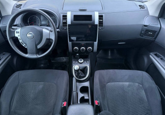 Подержанный автомобиль Nissan X-Trail 2011 года (9 фото)