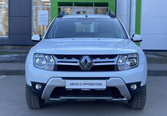 Подержанный автомобиль Renault Duster 2017 года (2 фото)