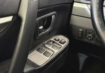 Подержанный автомобиль Mitsubishi Pajero 2011 года (15 фото)