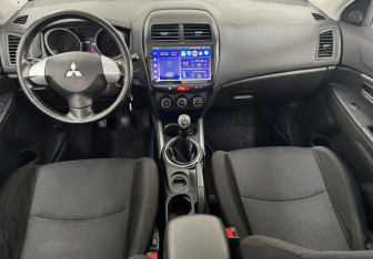Подержанный автомобиль Mitsubishi ASX 2012 года (10 фото)