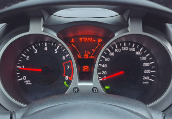 Подержанный автомобиль Nissan Juke 2014 года (13 фото)