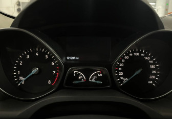 Подержанный автомобиль Ford Kuga 2018 года (13 фото)