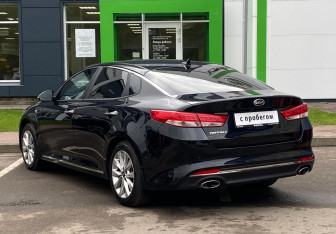 Подержанный автомобиль Kia Optima Sedan 2018 года (7 фото)