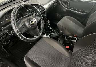 Подержанный автомобиль Chevrolet Niva 2019 года (10 фото)