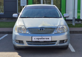 Подержанный автомобиль Toyota Corolla Sedan 2005 года (2 фото)