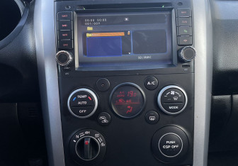 Подержанный автомобиль Suzuki Grand Vitara 2010 года (14 фото)