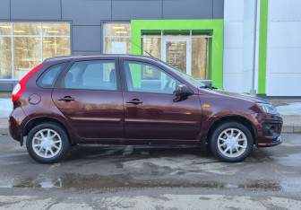 Подержанный автомобиль LADA (ВАЗ) Kalina Hatchback 2013 года (4 фото)