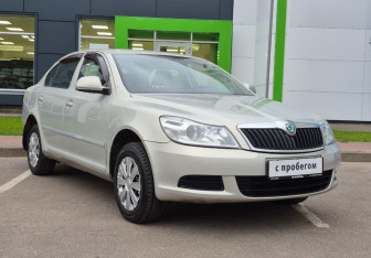 Подержанный автомобиль Skoda Octavia Liftback 2012 года (3 фото)