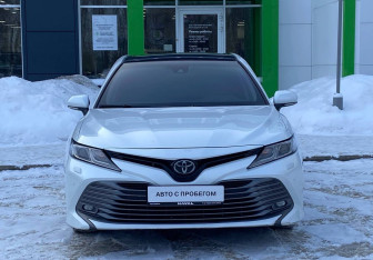 Подержанный автомобиль Toyota Camry Sedan 2018 года (2 фото)